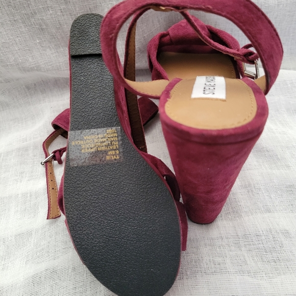 NEW Steve Madden Burgundy Wedges - Picture 4 of 4